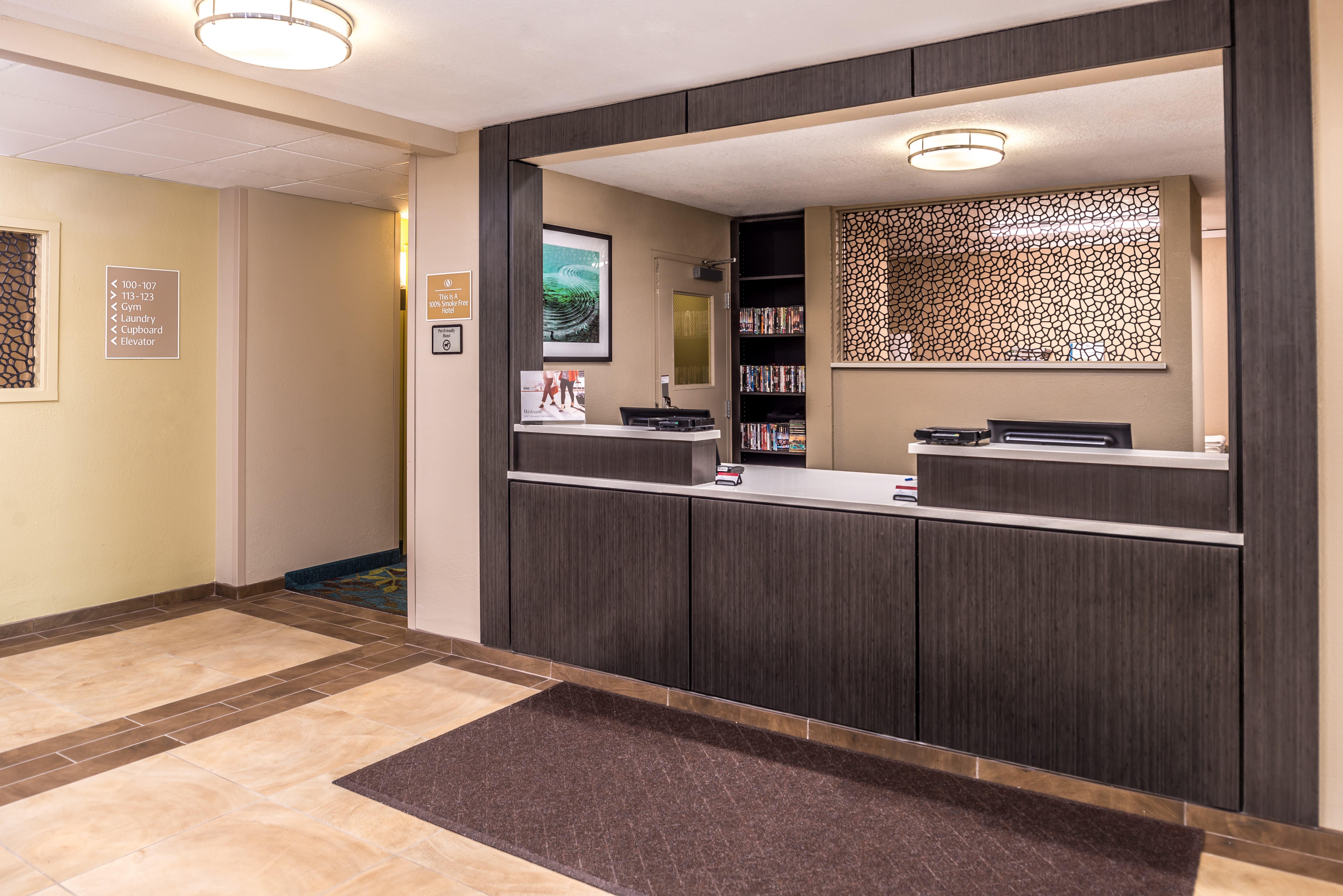 Candlewood Suites Kansas City By Ihg Exterior photo